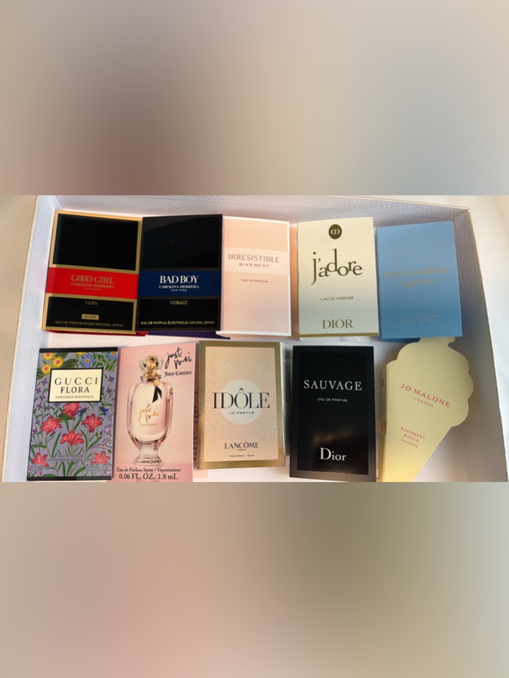 New,unused & authentic
Assorted Designer Fragrance33
Sample Set